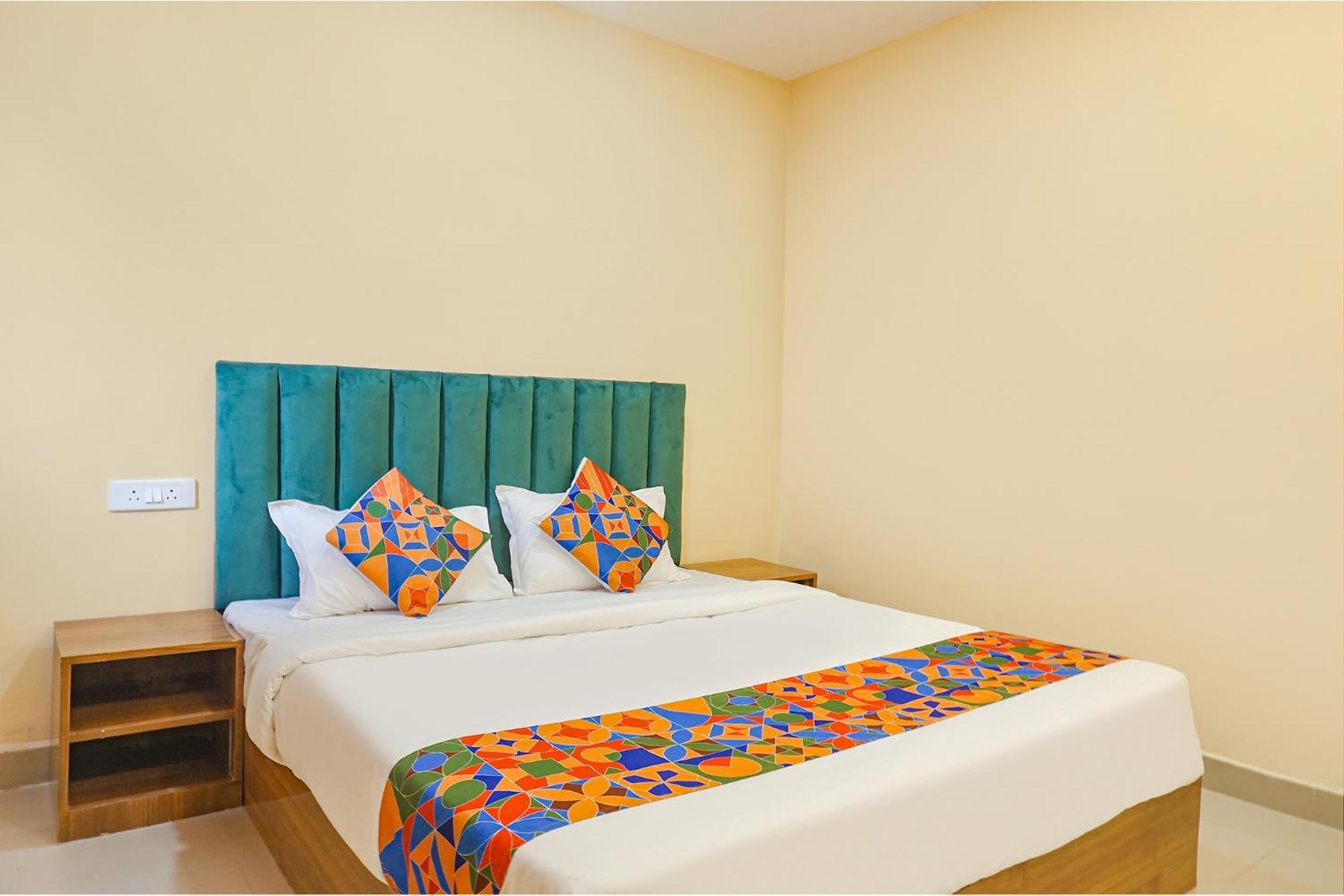 Fabhotel Falcon Inn -Behind The Dmart Baner 浦那 外观 照片